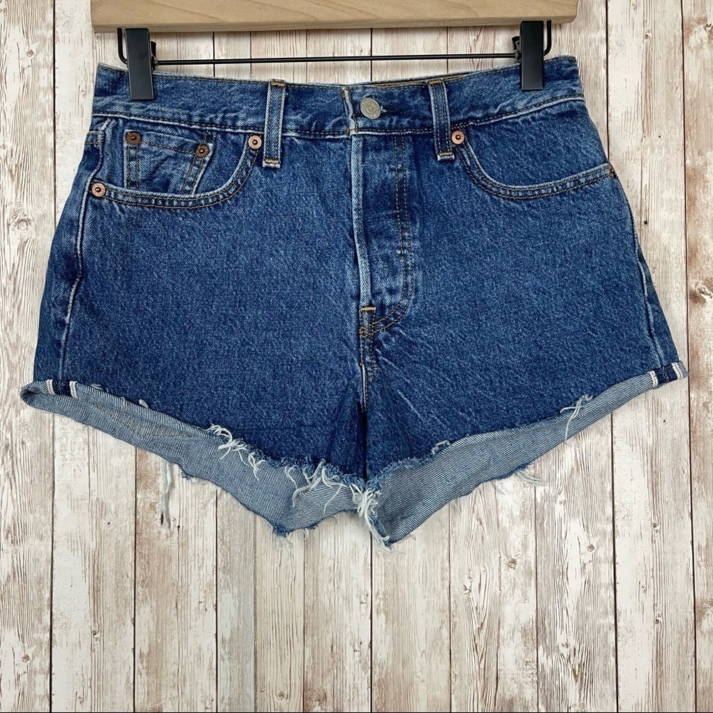 Levi’s White Oak Cone Denim Distressed Shorts Size 26 Women